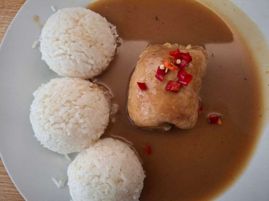 Španělský vepřový ptáček s dušenou rýží - variace na nesmrtelnou českou klasiku. 